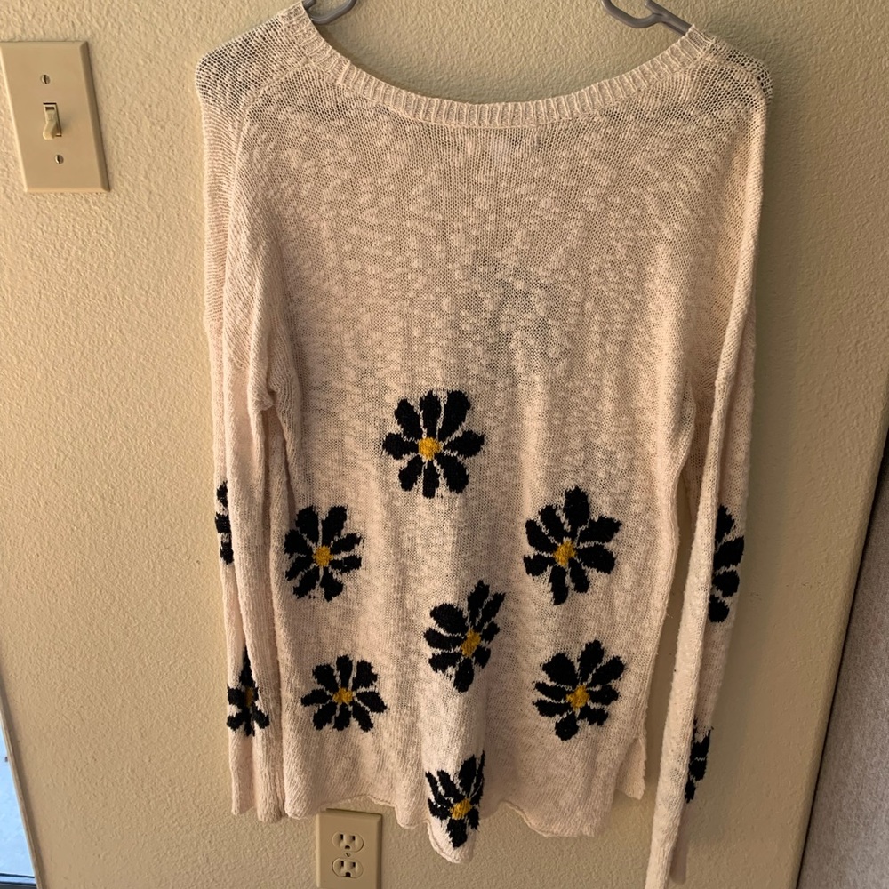 Small Volcom flower sweater
